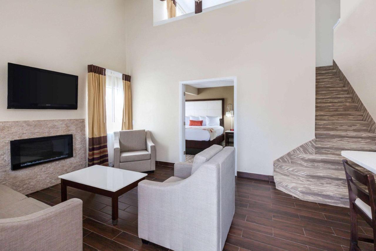 Hawthorn Suites By Wyndham Detroit Southfield Eksteriør bilde