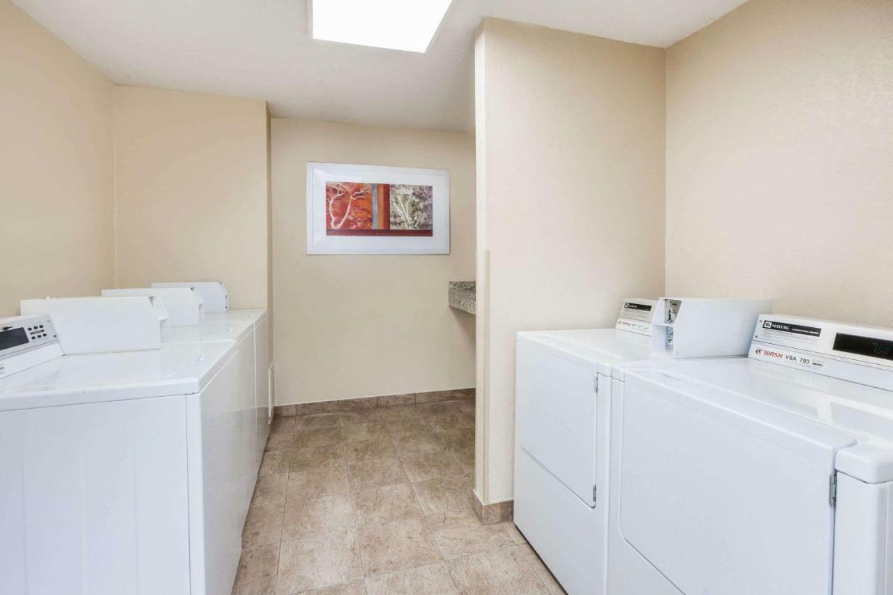 Hawthorn Suites By Wyndham Detroit Southfield Eksteriør bilde
