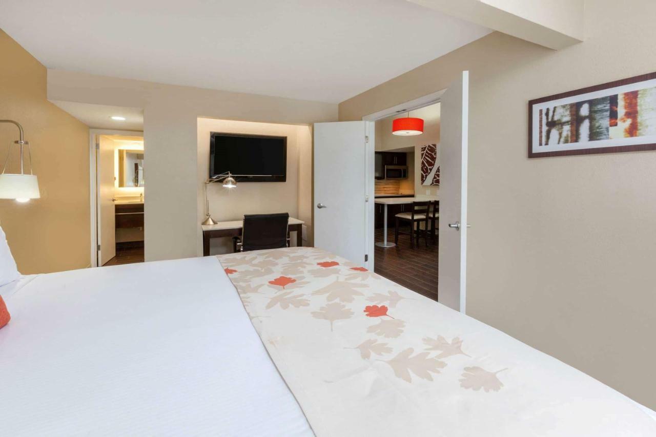 Hawthorn Suites By Wyndham Detroit Southfield Eksteriør bilde